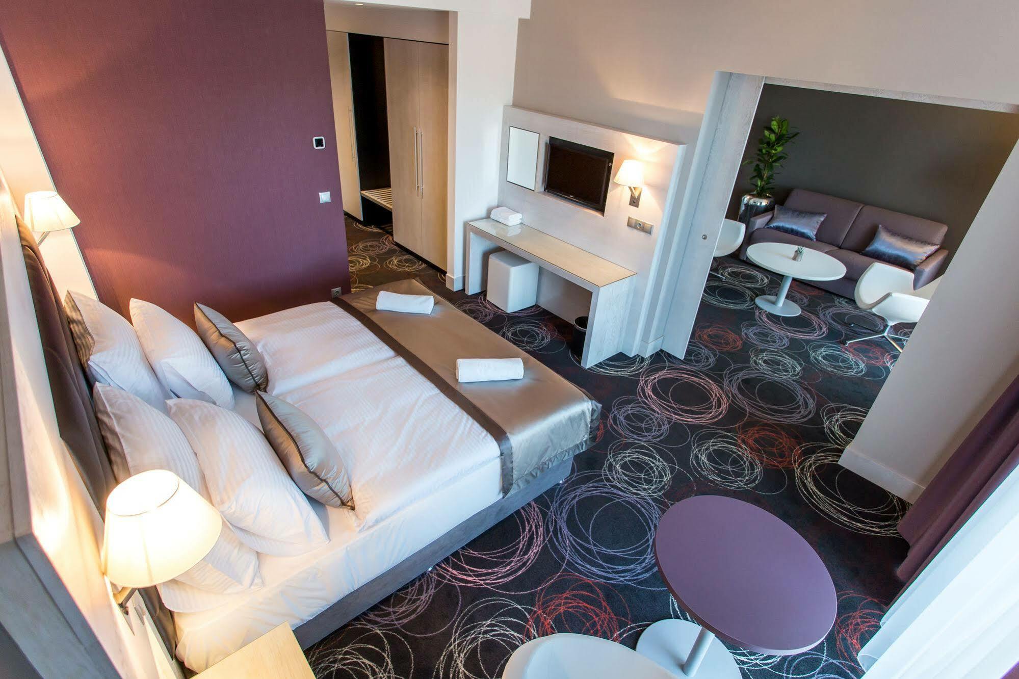 Aura Hotel Adults Only بالاتونفوريد المظهر الخارجي الصورة
