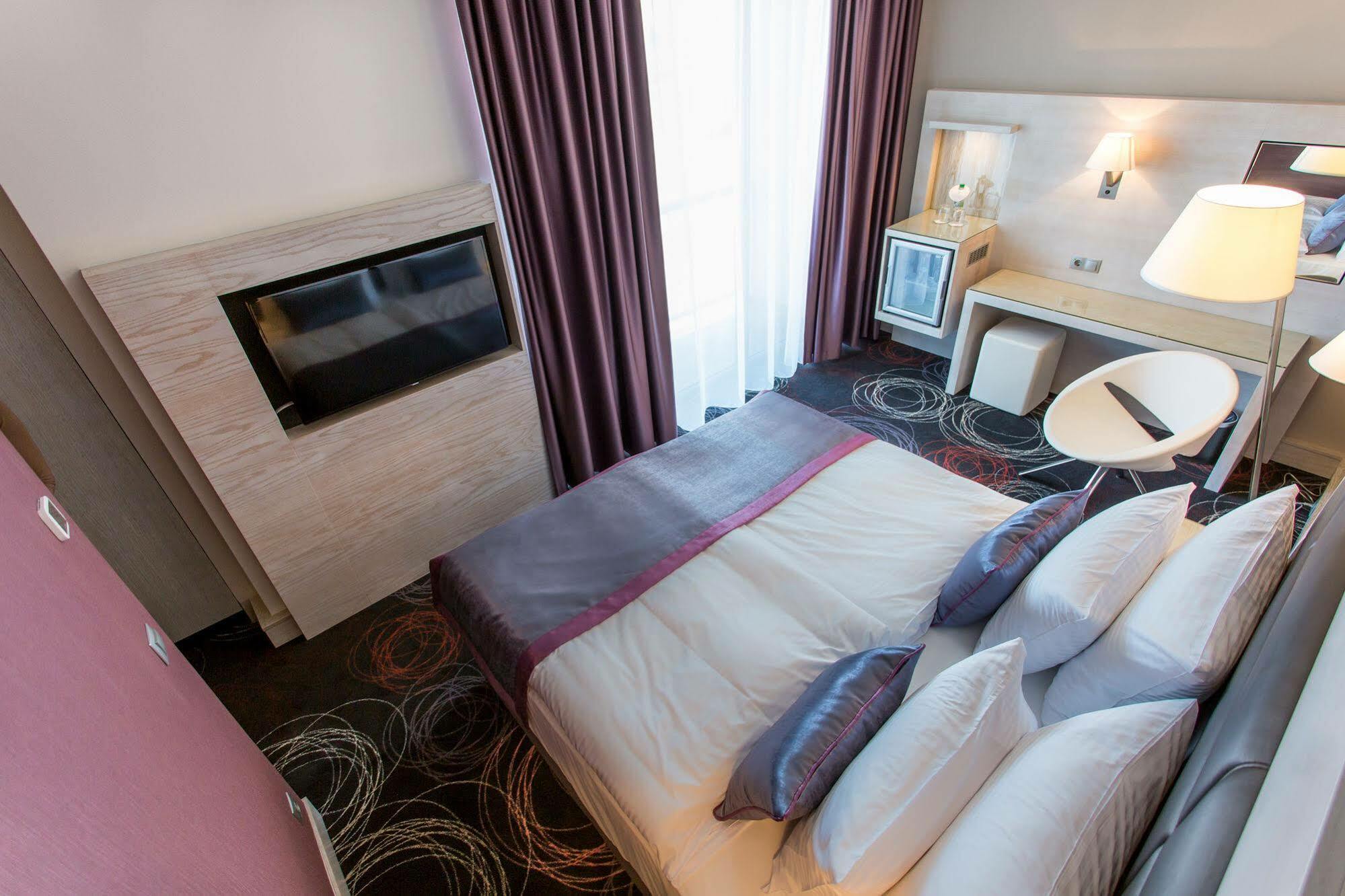 Aura Hotel Adults Only بالاتونفوريد المظهر الخارجي الصورة